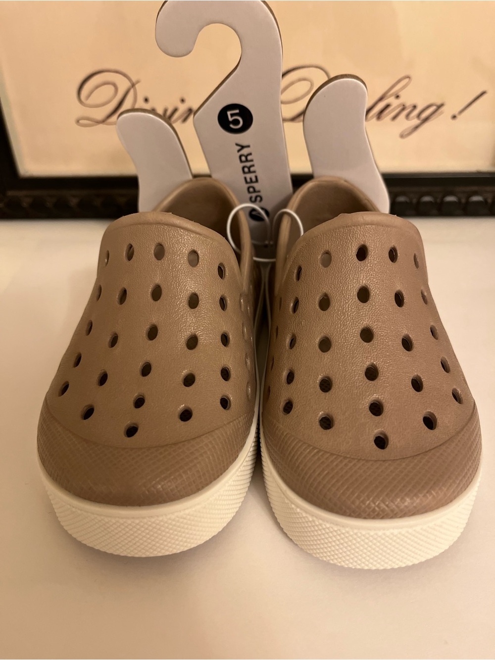 Sperry Kids Taupe Slip-On Aqua Water Clogs with White Sole - Kid’s Size 5